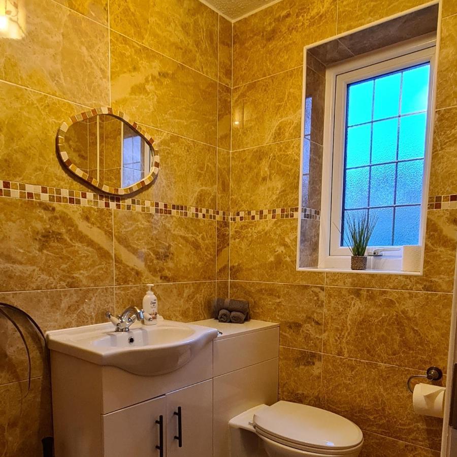Spacious, 5 Bed House For 9 In تشيستر المظهر الخارجي الصورة